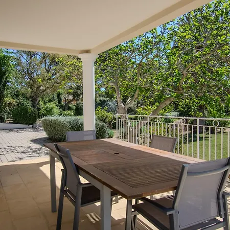 Golfe St-tropez - Piscine Jacuzzi 200m