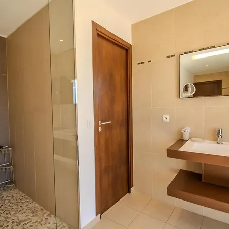 Вилла Golfe St-tropez - Piscine Jacuzzi 200m