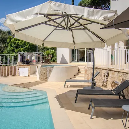 Golfe St-tropez - Piscine Jacuzzi 200m
